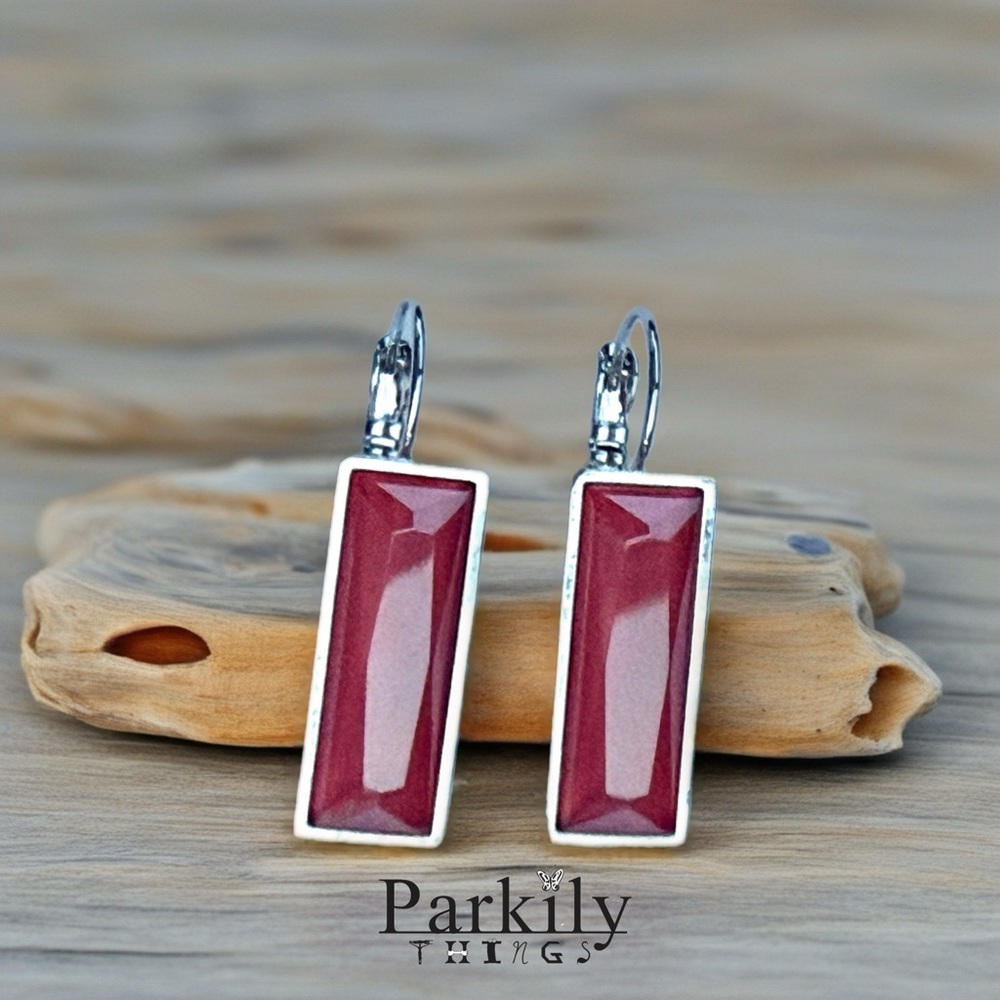 Handcrafted earrings with Austrian deep red coral color baguette crystal - Picture 3 of 4